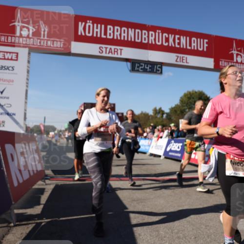 03.10.2025 - Köhlbrandbrückenlauf Lena Gebhardt http://msf.ph/oto/9055710 03.10.2025 13:24:15 Ziel 4286, 4442, 4529, 4555, 4657, 4673, 4698, 4942, 4943, 5085, 5107, 5321, 5350, 5432, 5986, 6119, 6168, 6169, 6306, 6643, 6701 meine-sportfotos.de