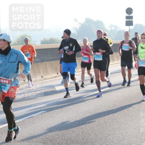 03.10.2025 - Köhlbrandbrückenlauf Lena Gebhardt http://msf.ph/oto/9055711 03.10.2025 09:17:08 Position 1 133, 3454 meine-sportfotos.de