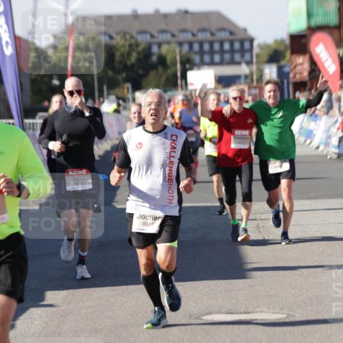 03.10.2025 - Köhlbrandbrückenlauf Jannik Wohlers http://msf.ph/oto/9055717 03.10.2025 13:10:29 Ziel 4147, 4386, 4429, 4479, 4710, 4711, 4774, 5229, 5383, 5689, 5738, 5889, 6024, 6177, 6294, 6779, 6781, 6782 meine-sportfotos.de