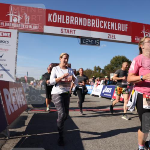 03.10.2025 - Köhlbrandbrückenlauf Lena Gebhardt http://msf.ph/oto/9055719 03.10.2025 13:24:16 Ziel 4286, 4442, 4529, 4555, 4657, 4664, 4673, 4698, 4942, 4943, 5085, 5107, 5321, 5350, 5432, 5986, 6119, 6168, 6169, 6306, 6643, 6701 meine-sportfotos.de