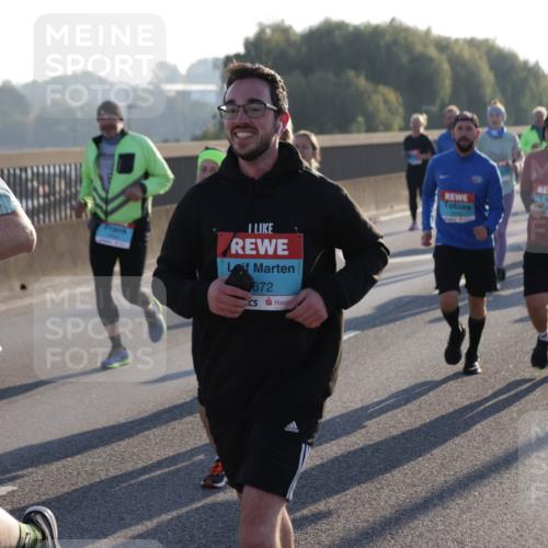 03.10.2025 - Köhlbrandbrückenlauf Jannik Wohlers http://msf.ph/oto/9055722 03.10.2025 09:20:41 Position 3 449, 672 meine-sportfotos.de