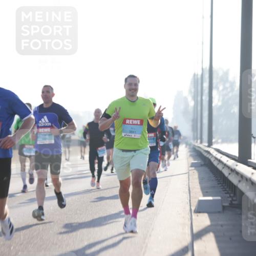 03.10.2025 - Köhlbrandbrückenlauf Jannik Wohlers http://msf.ph/oto/9055725 03.10.2025 09:12:57 Position 3 3078, 3841 meine-sportfotos.de