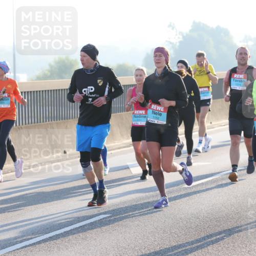 03.10.2025 - Köhlbrandbrückenlauf Lena Gebhardt http://msf.ph/oto/9055729 03.10.2025 09:17:09 Position 1 1211, 1152, 1274, 30, 2024, 3454 meine-sportfotos.de