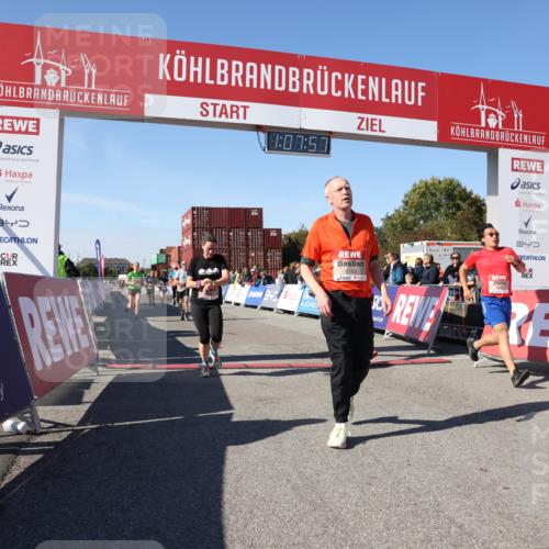 03.10.2025 - Köhlbrandbrückenlauf Lena Gebhardt http://msf.ph/oto/9055736 03.10.2025 13:07:57 Ziel 4184, 4310, 4382, 4395, 4639, 5959, 5993, 6022, 6120, 6163, 6244, 6285, 6348, 6409, 6651, 6696, 6821 meine-sportfotos.de