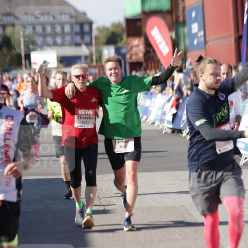 03.10.2025 - Köhlbrandbrückenlauf Jannik Wohlers http://msf.ph/oto/9055737 03.10.2025 13:10:30 Ziel 4386, 4429, 4479, 4710, 4711, 4774, 5229, 5383, 5689, 5738, 5889, 6024, 6177, 6294, 6779, 6781, 6782 meine-sportfotos.de