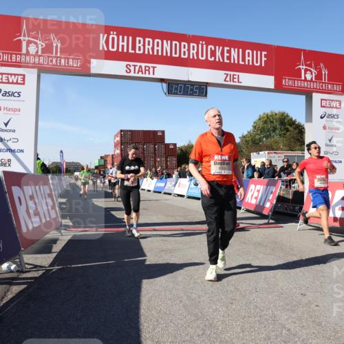 03.10.2025 - Köhlbrandbrückenlauf Lena Gebhardt http://msf.ph/oto/9055741 03.10.2025 13:07:57 Ziel 4184, 4310, 4382, 4395, 4639, 5959, 5993, 6022, 6120, 6163, 6244, 6285, 6348, 6409, 6651, 6696, 6821 meine-sportfotos.de
