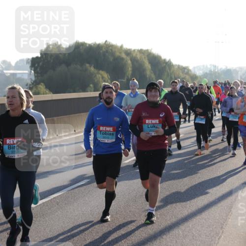 03.10.2025 - Köhlbrandbrückenlauf Jannik Wohlers http://msf.ph/oto/9055753 03.10.2025 09:20:42 Position 3 24, 3252, 2758, 2010, 2032 meine-sportfotos.de