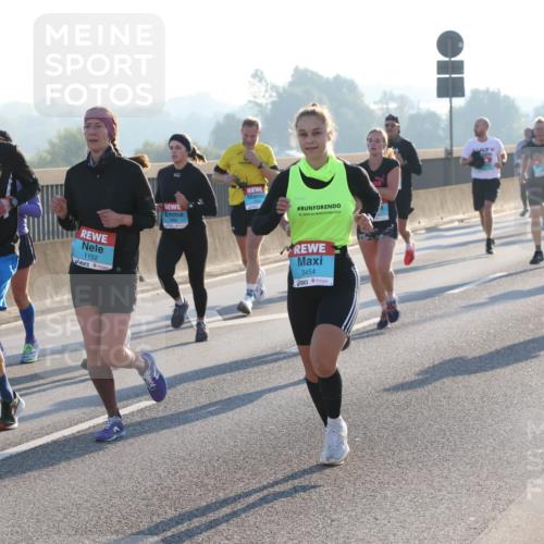 03.10.2025 - Köhlbrandbrückenlauf Lena Gebhardt http://msf.ph/oto/9055754 03.10.2025 09:17:10 Position 1 1152, 50, 2024, 3454 meine-sportfotos.de