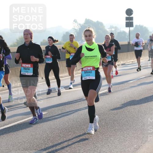 03.10.2025 - Köhlbrandbrückenlauf Lena Gebhardt http://msf.ph/oto/9055764 03.10.2025 09:17:10 Position 1 1152, 50, 2024, 3454 meine-sportfotos.de