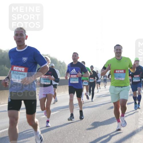 03.10.2025 - Köhlbrandbrückenlauf Jannik Wohlers http://msf.ph/oto/9055766 03.10.2025 09:12:58 Position 3 3078, 3841, 1028, 1086 meine-sportfotos.de