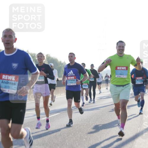 03.10.2025 - Köhlbrandbrückenlauf Jannik Wohlers http://msf.ph/oto/9055775 03.10.2025 09:12:58 Position 3 3078, 1028, 3841 meine-sportfotos.de