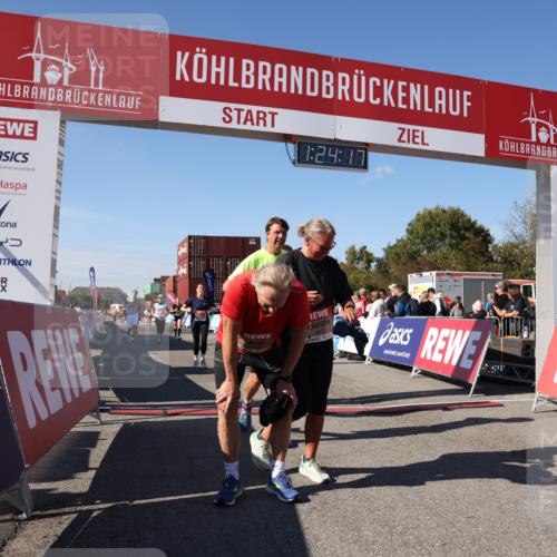 03.10.2025 - Köhlbrandbrückenlauf Lena Gebhardt http://msf.ph/oto/9055792 03.10.2025 13:24:18 Ziel 4286, 4442, 4529, 4555, 4657, 4664, 4673, 4698, 4942, 4943, 5085, 5107, 5321, 5350, 5432, 5986, 6119, 6168, 6169, 6306, 6643, 6701 meine-sportfotos.de