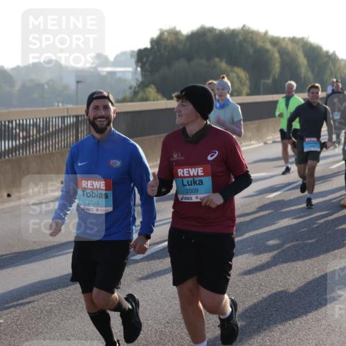 03.10.2025 - Köhlbrandbrückenlauf Jannik Wohlers http://msf.ph/oto/9055798 03.10.2025 09:20:43 Position 3 2010, 2009, 1348 meine-sportfotos.de