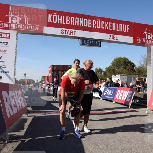 03.10.2025 - Köhlbrandbrückenlauf Lena Gebhardt http://msf.ph/oto/9055801 03.10.2025 13:24:18 Ziel 4286, 4442, 4529, 4555, 4657, 4664, 4673, 4698, 4942, 4943, 5085, 5107, 5321, 5350, 5432, 5986, 6119, 6168, 6169, 6306, 6643, 6701 meine-sportfotos.de