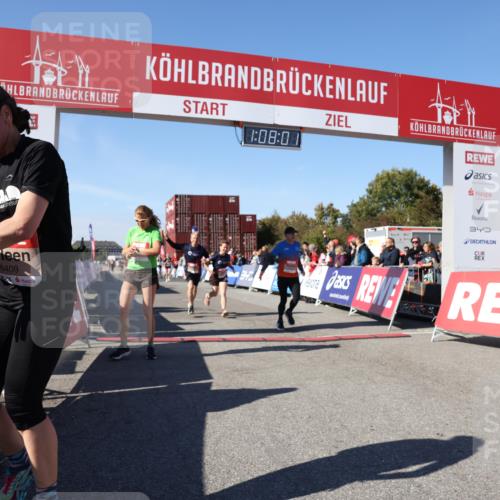 03.10.2025 - Köhlbrandbrückenlauf Lena Gebhardt http://msf.ph/oto/9055811 03.10.2025 13:08:01 Ziel 4107, 4184, 4310, 4357, 4395, 4639, 5959, 5993, 6022, 6120, 6163, 6244, 6348, 6409, 6635, 6651, 6696, 6752 meine-sportfotos.de