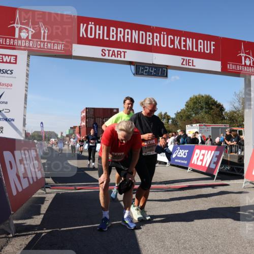 03.10.2025 - Köhlbrandbrückenlauf Lena Gebhardt http://msf.ph/oto/9055812 03.10.2025 13:24:18 Ziel 4286, 4442, 4529, 4555, 4657, 4664, 4673, 4698, 4942, 4943, 5085, 5107, 5321, 5350, 5432, 5986, 6119, 6168, 6169, 6306, 6643, 6701 meine-sportfotos.de