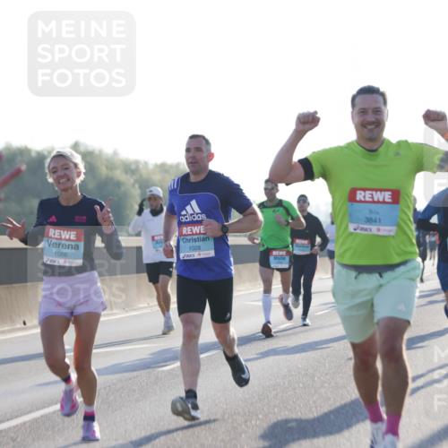 03.10.2025 - Köhlbrandbrückenlauf Jannik Wohlers http://msf.ph/oto/9055818 03.10.2025 09:12:59 Position 3 1086, 3841, 1028 meine-sportfotos.de
