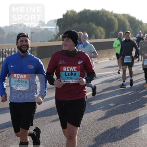 03.10.2025 - Köhlbrandbrückenlauf Jannik Wohlers http://msf.ph/oto/9055819 03.10.2025 09:20:44 Position 3 2010, 2009, 1348 meine-sportfotos.de