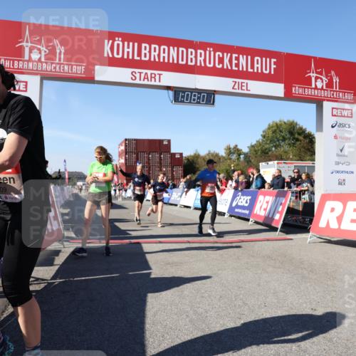 03.10.2025 - Köhlbrandbrückenlauf Lena Gebhardt http://msf.ph/oto/9055820 03.10.2025 13:08:01 Ziel 4107, 4184, 4310, 4357, 4395, 4639, 5959, 5993, 6022, 6120, 6163, 6244, 6348, 6409, 6635, 6651, 6696, 6752 meine-sportfotos.de