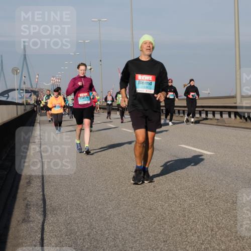 03.10.2025 - Köhlbrandbrückenlauf Fabian Wolf http://msf.ph/oto/9055823 03.10.2025 10:03:13 Position 3 2128, 2309 meine-sportfotos.de