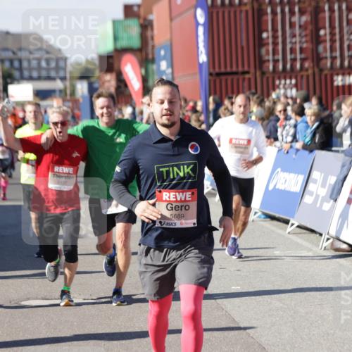 03.10.2025 - Köhlbrandbrückenlauf Jannik Wohlers http://msf.ph/oto/9055825 03.10.2025 13:10:31 Ziel 4386, 4429, 4479, 4710, 4711, 4774, 5229, 5383, 5689, 5738, 5889, 6024, 6177, 6294, 6779, 6781, 6782 meine-sportfotos.de