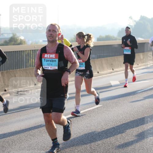 03.10.2025 - Köhlbrandbrückenlauf Lena Gebhardt http://msf.ph/oto/9055826 03.10.2025 09:17:12 Position 1 2884, 1274 meine-sportfotos.de
