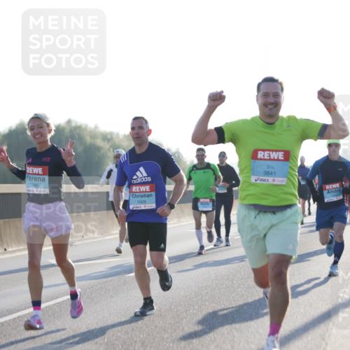 03.10.2025 - Köhlbrandbrückenlauf Jannik Wohlers http://msf.ph/oto/9055831 03.10.2025 09:12:59 Position 3 1086, 1028, 3841 meine-sportfotos.de