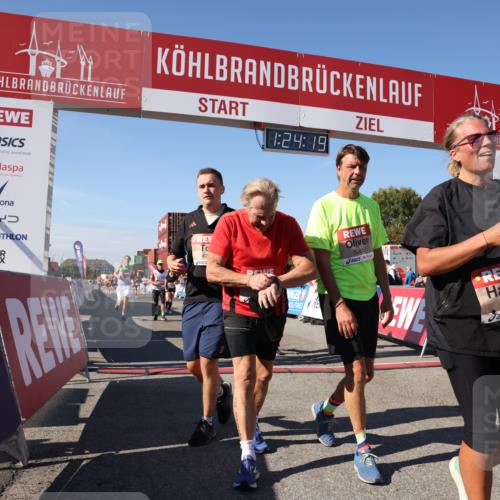 03.10.2025 - Köhlbrandbrückenlauf Lena Gebhardt http://msf.ph/oto/9055838 03.10.2025 13:24:19 Ziel 4286, 4442, 4529, 4555, 4664, 4673, 4698, 4703, 4942, 4943, 5085, 5107, 5321, 5350, 5432, 5986, 6168, 6169, 6306, 6701 meine-sportfotos.de