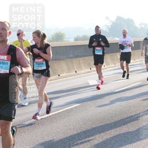 03.10.2025 - Köhlbrandbrückenlauf Lena Gebhardt http://msf.ph/oto/9055839 03.10.2025 09:17:12 Position 1 1274, 1018, 3603 meine-sportfotos.de