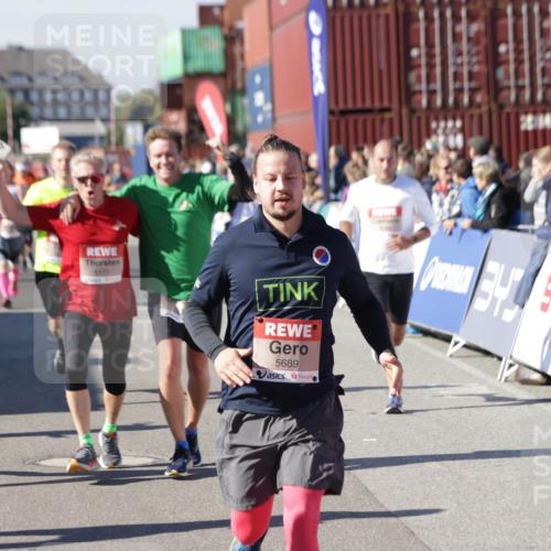 03.10.2025 - Köhlbrandbrückenlauf Jannik Wohlers http://msf.ph/oto/9055841 03.10.2025 13:10:31 Ziel 4386, 4429, 4479, 4710, 4711, 4774, 5229, 5383, 5689, 5738, 5889, 6024, 6177, 6294, 6779, 6781, 6782 meine-sportfotos.de