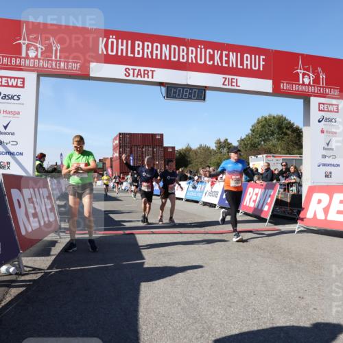 03.10.2025 - Köhlbrandbrückenlauf Lena Gebhardt http://msf.ph/oto/9055845 03.10.2025 13:08:02 Ziel 4107, 4184, 4357, 4395, 4639, 5959, 6022, 6163, 6244, 6348, 6409, 6635, 6696, 6752 meine-sportfotos.de
