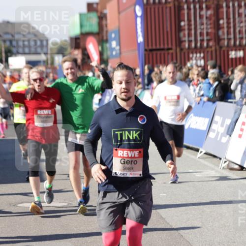 03.10.2025 - Köhlbrandbrückenlauf Jannik Wohlers http://msf.ph/oto/9055846 03.10.2025 13:10:31 Ziel 4386, 4429, 4479, 4710, 4711, 4774, 5229, 5383, 5689, 5738, 5889, 6024, 6177, 6294, 6779, 6781, 6782 meine-sportfotos.de