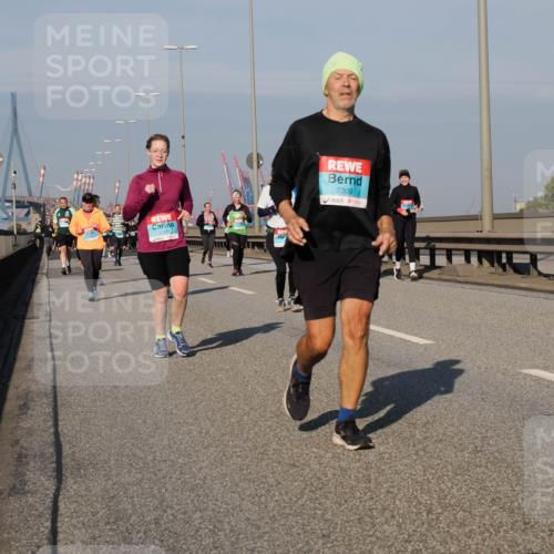 03.10.2025 - Köhlbrandbrückenlauf Fabian Wolf http://msf.ph/oto/9055848 03.10.2025 10:03:14 Position 3 21297, 2309 meine-sportfotos.de