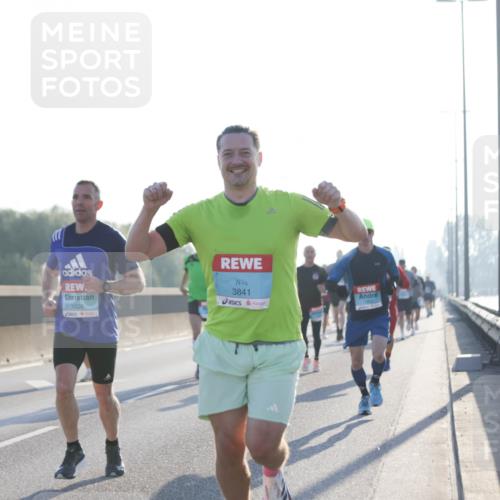 03.10.2025 - Köhlbrandbrückenlauf Jannik Wohlers http://msf.ph/oto/9055849 03.10.2025 09:12:59 Position 3 1086, 3841, 1028 meine-sportfotos.de