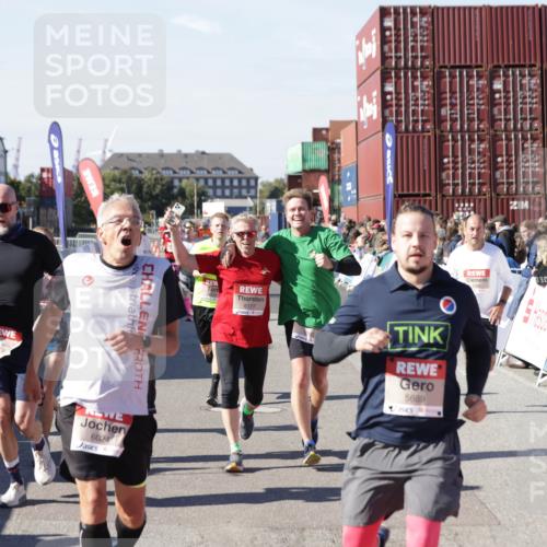 03.10.2025 - Köhlbrandbrückenlauf Jannik Wohlers http://msf.ph/oto/9055865 03.10.2025 13:10:32 Ziel 4386, 4429, 4479, 4514, 4710, 4711, 4774, 5229, 5383, 5689, 5738, 5889, 6024, 6177, 6294, 6779, 6781, 6782 meine-sportfotos.de
