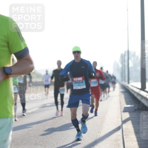 03.10.2025 - Köhlbrandbrückenlauf Jannik Wohlers http://msf.ph/oto/9055870 03.10.2025 09:13:00 Position 3 2841 meine-sportfotos.de