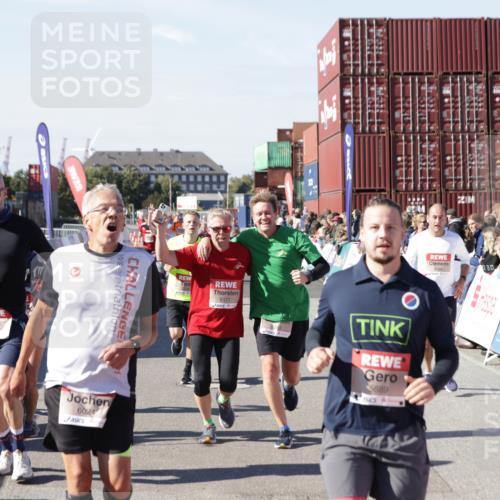 03.10.2025 - Köhlbrandbrückenlauf Jannik Wohlers http://msf.ph/oto/9055874 03.10.2025 13:10:32 Ziel 4386, 4429, 4479, 4514, 4710, 4711, 4774, 5229, 5383, 5689, 5738, 5889, 6024, 6177, 6294, 6779, 6781, 6782 meine-sportfotos.de