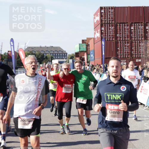 03.10.2025 - Köhlbrandbrückenlauf Jannik Wohlers http://msf.ph/oto/9055880 03.10.2025 13:10:32 Ziel 4386, 4429, 4479, 4514, 4710, 4711, 4774, 5229, 5383, 5689, 5738, 5889, 6024, 6177, 6294, 6779, 6781, 6782 meine-sportfotos.de