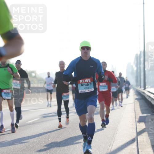 03.10.2025 - Köhlbrandbrückenlauf Jannik Wohlers http://msf.ph/oto/9055882 03.10.2025 09:13:00 Position 3 1050 meine-sportfotos.de