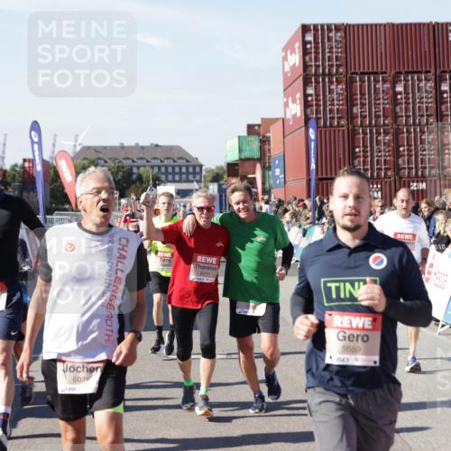 03.10.2025 - Köhlbrandbrückenlauf Jannik Wohlers http://msf.ph/oto/9055883 03.10.2025 13:10:32 Ziel 4386, 4429, 4479, 4514, 4710, 4711, 4774, 5229, 5383, 5689, 5738, 5889, 6024, 6177, 6294, 6779, 6781, 6782 meine-sportfotos.de