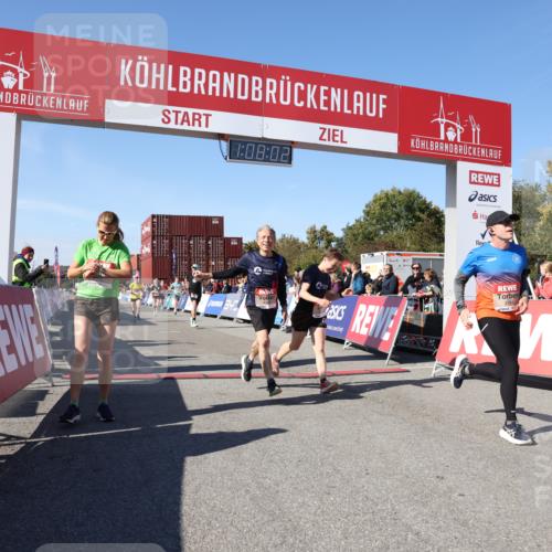 03.10.2025 - Köhlbrandbrückenlauf Lena Gebhardt http://msf.ph/oto/9055894 03.10.2025 13:08:03 Ziel 4107, 4184, 4357, 4395, 4639, 5959, 6022, 6163, 6244, 6348, 6409, 6635, 6696, 6752, 6774 meine-sportfotos.de