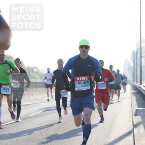 03.10.2025 - Köhlbrandbrückenlauf Jannik Wohlers http://msf.ph/oto/9055897 03.10.2025 09:13:00 Position 3 1050 meine-sportfotos.de