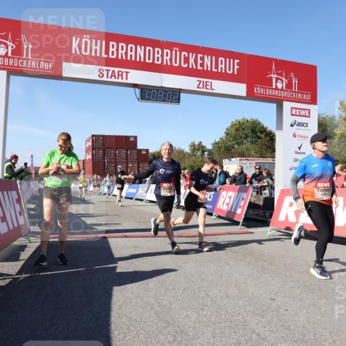 03.10.2025 - Köhlbrandbrückenlauf Lena Gebhardt http://msf.ph/oto/9055902 03.10.2025 13:08:03 Ziel 4107, 4184, 4357, 4395, 4639, 5959, 6022, 6163, 6244, 6348, 6409, 6635, 6696, 6752, 6774 meine-sportfotos.de