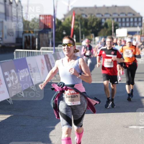 03.10.2025 - Köhlbrandbrückenlauf Jannik Wohlers http://msf.ph/oto/9055912 03.10.2025 13:10:38 Ziel 4386, 4429, 4488, 4514, 5229, 5383, 5410, 5689, 5738, 5753, 5889, 6024, 6177, 6269, 6273, 6294, 6779 meine-sportfotos.de