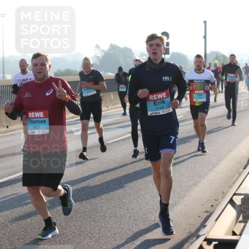 03.10.2025 - Köhlbrandbrückenlauf Lena Gebhardt http://msf.ph/oto/9055916 03.10.2025 09:17:14 Position 1 3378, 3603, 1077, 3143, 7 meine-sportfotos.de