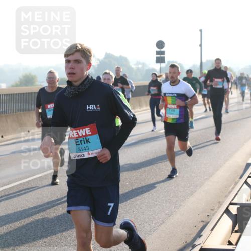 03.10.2025 - Köhlbrandbrückenlauf Lena Gebhardt http://msf.ph/oto/9055933 03.10.2025 09:17:14 Position 1 03, 3143, 7 meine-sportfotos.de