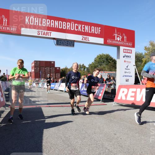 03.10.2025 - Köhlbrandbrückenlauf Lena Gebhardt http://msf.ph/oto/9055934 03.10.2025 13:08:03 Ziel 4107, 4184, 4357, 4395, 4639, 5959, 6022, 6163, 6244, 6348, 6409, 6635, 6696, 6752, 6774 meine-sportfotos.de