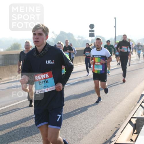 03.10.2025 - Köhlbrandbrückenlauf Lena Gebhardt http://msf.ph/oto/9055939 03.10.2025 09:17:14 Position 1 3143, 7 meine-sportfotos.de