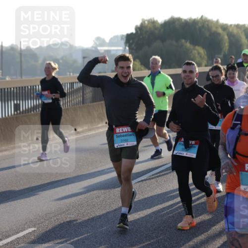 03.10.2025 - Köhlbrandbrückenlauf Jannik Wohlers http://msf.ph/oto/9055961 03.10.2025 09:20:46 Position 3 2448, 3162, 3537, 1348 meine-sportfotos.de