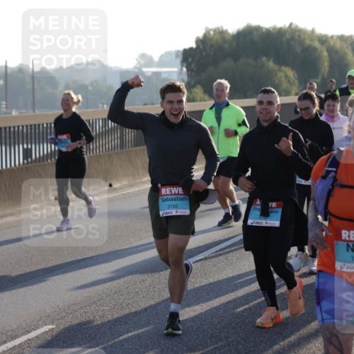 03.10.2025 - Köhlbrandbrückenlauf Jannik Wohlers http://msf.ph/oto/9055965 03.10.2025 09:20:46 Position 3 2448, 3162, 3557, 1348 meine-sportfotos.de